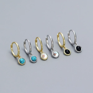 Set aus sechs S925 Silber Creolen mit Türkis-, Opal- und schwarzem Onyx-Steinanhänger