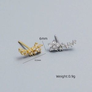 Elegant S925 silver flower stud earrings with sparkling zircons in gold and silver finish