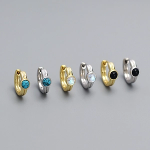 Créoles en argent S925 serties de turquoise synthétique et opale en finitions or et argent