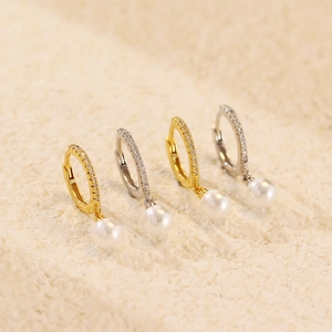 Boucles d'oreilles perles en argent S925 avec cristaux pavés en or et argent