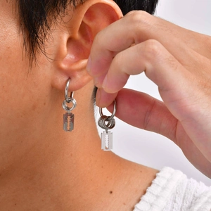 Boucles d'oreilles punk en acier inoxydable avec anneaux superposés et lame pour hommes