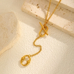 Goldene Edelstahlkette mit Leopardenkopf-Details und modischem OT-Knebelverschluss