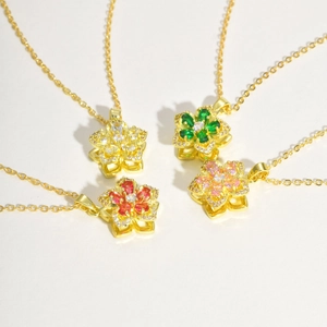 Fashion Copper Rotating Flower Pendant Necklace For Women Gold Plated Niche Design Rhinestone Inlay Sweet Jewelry Gift
