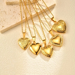 Vintage Stainless Steel Heart Locket Necklace For Women Rose Embossed Openable Photo Frame Pendant Fashion Jewelry Gift