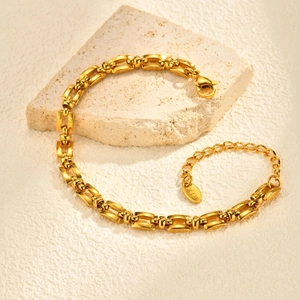 Vergulde K18 roestvrijstalen schakelarmband met rechthoekige schakels en karabijnsluiting