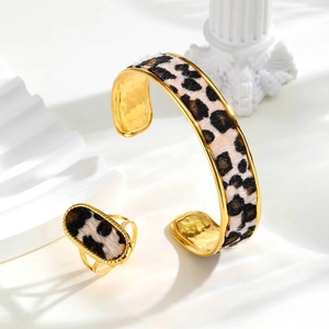 Fashion Stainless Steel Leopard Print Wide Cuff Bracelet And Open Ring Set Gold Plated Leopard Pattern Jewelry For Women