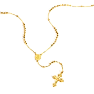 Détail du collier chapelet doré avec médaille miraculeuse et pendentif crucifix en relief
