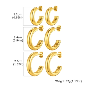 Detailed size chart for chunky gold C-shaped earrings in 2.2cm, 2.4cm and 2.6cm diameters