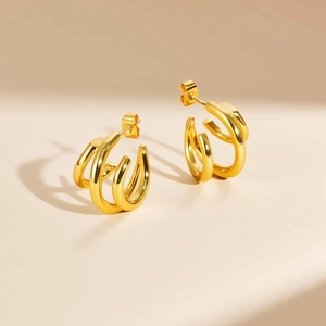 Boucles d'Oreilles Créoles en C Dorées à Trois Couches pour Femmes Bijoux de Mode Géométriques en Cuivre Poli Électroplaqué