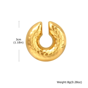 18K gold-plated C-shaped hollow hoop earring with embossed honeycomb texture