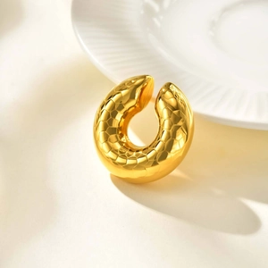 Stainless Steel Gold Plated C-Shaped Ear Cuff For Women Hollow Honeycomb Texture Non-Piercing Clip On Earrings Fashion Jewelry