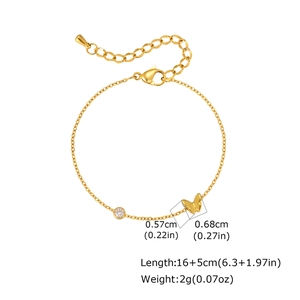 Vue détaillée du bracelet papillon en or 18 carats avec dimensions et fermoir réglable