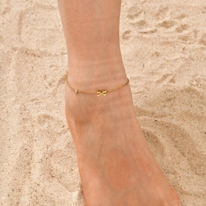 Bracelet de cheville minimaliste plaqué or 18K avec nœud et zircon