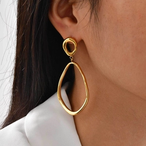 Boucles d'oreilles élégantes en acier inoxydable doré aux formes géométriques