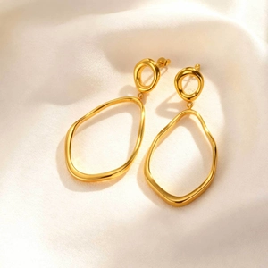 Boucles d'Oreilles Pendantes Géométriques Irrégulières Minimalistes en Acier Inoxydable pour Femmes Créoles Métalliques Plaquées Or Élégantes