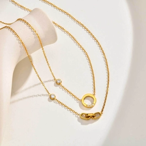 Collier Pendentif en Acier Inoxydable avec Strass pour Femme Plqué Or Doubles Anneaux Géométriques Bijoux Cadeau