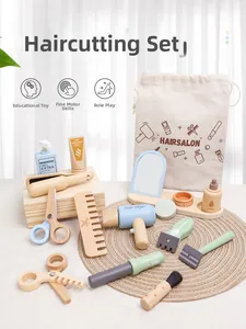 Dettaglio del set da parrucchiere in legno con accessori e borsa in tela per salone