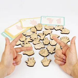 Set puzzle di gesti in legno per bambini per allenare abilità motorie e cognitive