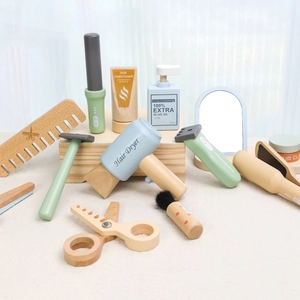 Set gioco parrucchiere in legno per bambini con asciugacapelli in colori Morandi