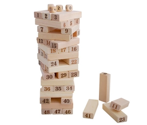 Vue détaillée du jeu de tour en bois de 48 pièces avec numéros gravés et dés assortis