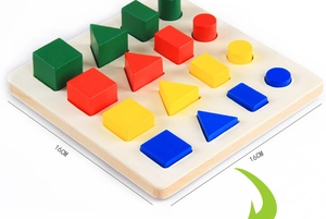 Detailed view of the 16cm wooden Montessori puzzle featuring four geometric shapes for kids