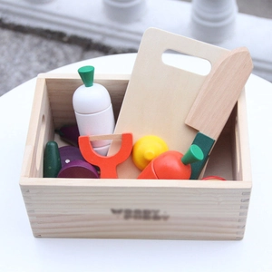 Wooden magnetic play food set with storage box and kitchen accessories for kids