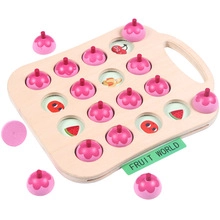 Vue détaillée du jeu de mémoire en bois pour enfants avec motifs de fruits