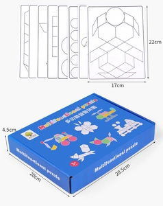 Detail van de kleurrijke vormenpuzzel verpakking en creatieve sjabloonkaarten voor kids