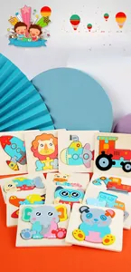 Plusieurs modèles de puzzles 3D en bois colorés pour enfants, fusée et lion