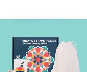 Vista macro del set puzzle creativo da 180 pezzi con borsa e carte di riferimento