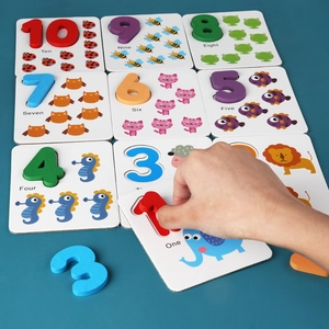Puzzle éducatif en bois avec chiffres animaux et mots anglais pour apprentissage précoce