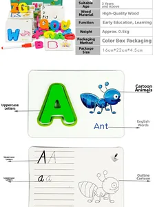 Gros plan de blocs de lettres en bois et cartes d'animaux pour l'éveil des enfants