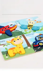 Gros plan de puzzles 3D en bois épais avec abeille et girafe colorées pour l'éveil précoce