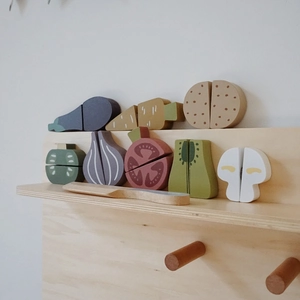 Set da 9 pezzi Nunukids in legno con verdure da tagliare in colori Morandi