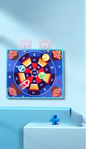Kinder Klett-Dartspiel mit Punktezonen und bunten Klebebällen für die frühkindliche Bildung