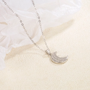 Collier pendentif lune en argent sterling S925 orné de cristaux de zircon scintillants