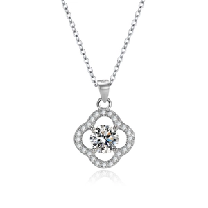 S925 Sterling Silber Kleeblatt Anhänger Halskette mit funkelndem runden Mittelstein