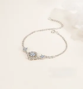 Detailed close-up of S925 sterling silver clover bracelet with moissanite on leather