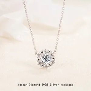 Collier Pendentif Fleur de Coeur en Argent Sterling 925 Moissanite Zirconia pour Femmes Bijoux de Coeur de Protection