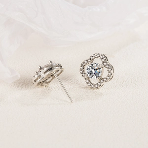 Elegant s925 sterling silver four-leaf clover stud earrings with sparkling pavé crystals