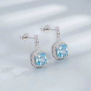 Boucles d'oreilles en argent sterling 925 avec cristal bleu carré et halo de diamants