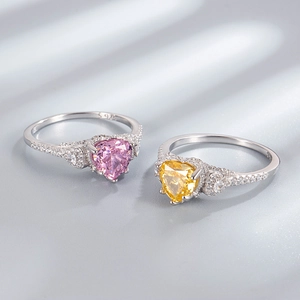 925 sterling silver heart ring with pink and yellow ice-cut carbon diamonds