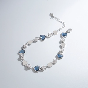 Élégant bracelet en argent sterling S925 avec cristaux de cœur bleu foncé et zircon