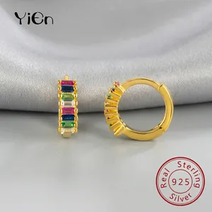 Boucles d'Oreilles Huggie Arc-en-Ciel en Argent Sterling 925 pour Femmes Or Argent Strass Taille Baguette Bijoux de Mode