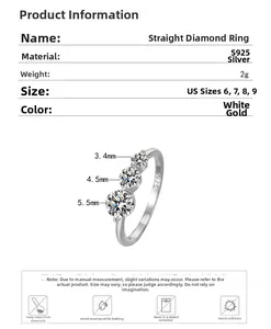 Dettaglio dell'anello in argento S925 con tre pietre di zirconia cubica di diverse dimensioni