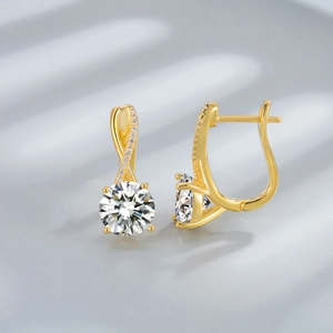 Elegant gold-plated S925 silver U-shaped earrings with large round diamond and twisted pavé setting