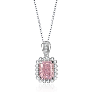 Collier en argent S925 avec pendentif gemme rose taille émeraude et entourage brillant