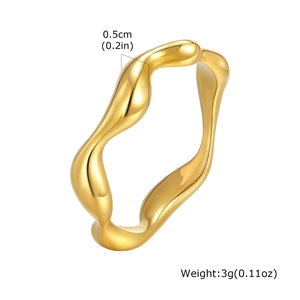 Detailed view of irregular wavy gold bracelet showing 0.5cm width and 3g weight