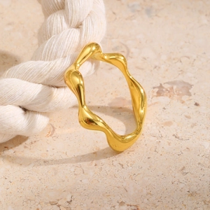 Minimalist irregular wave-shaped gold ring with liquid metal mirror finish for women