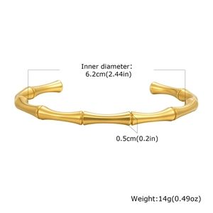 Detail shot of C-shaped bamboo texture bangle with 6.2cm inner diameter and 0.5cm width